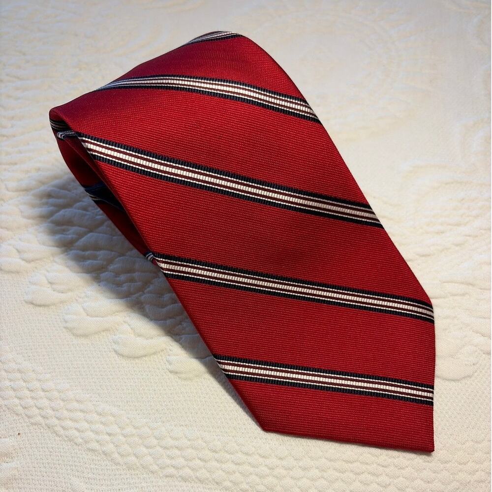 Tommy Hilfiger Red Striped Silk Neck Tie Mens Classic Business Preppy Academia